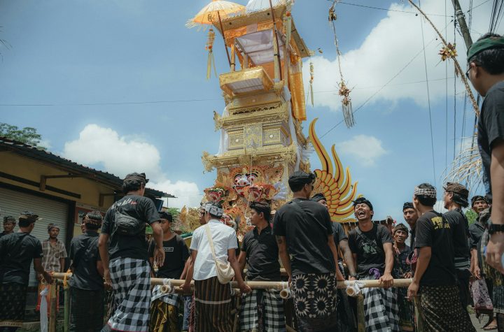 tradisi unik di Indonesia