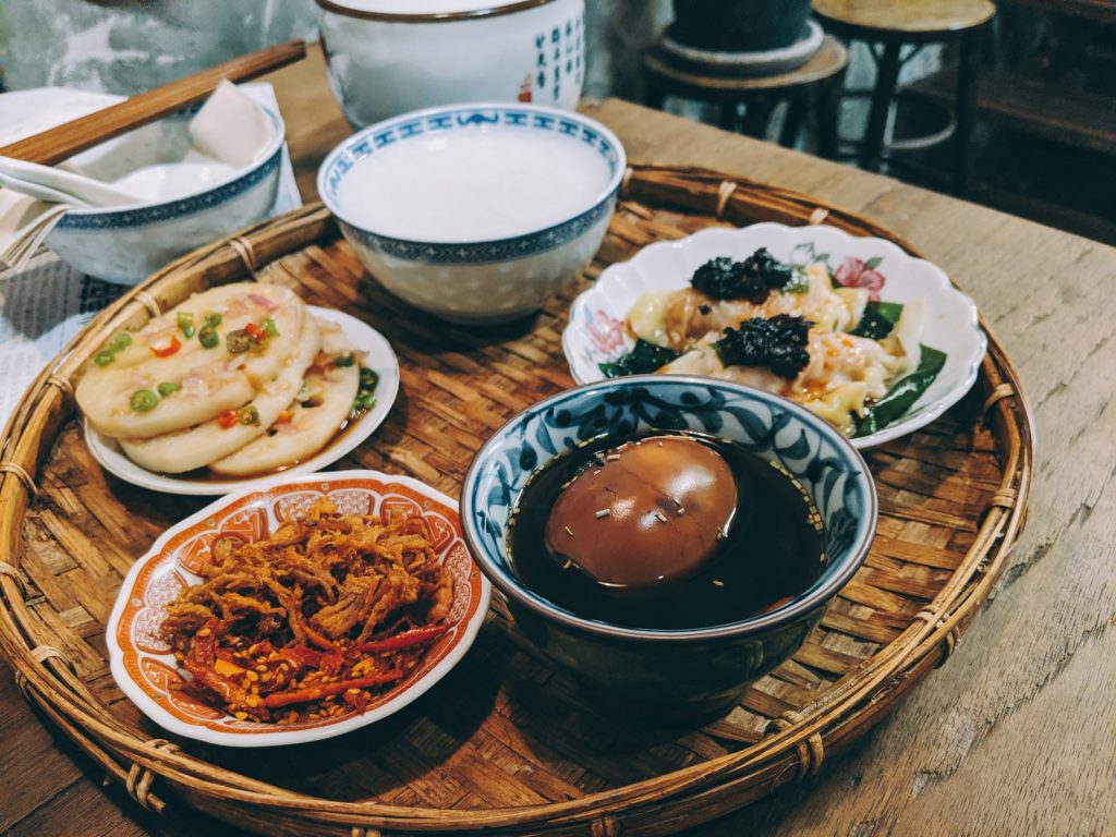 memasak akar teratai